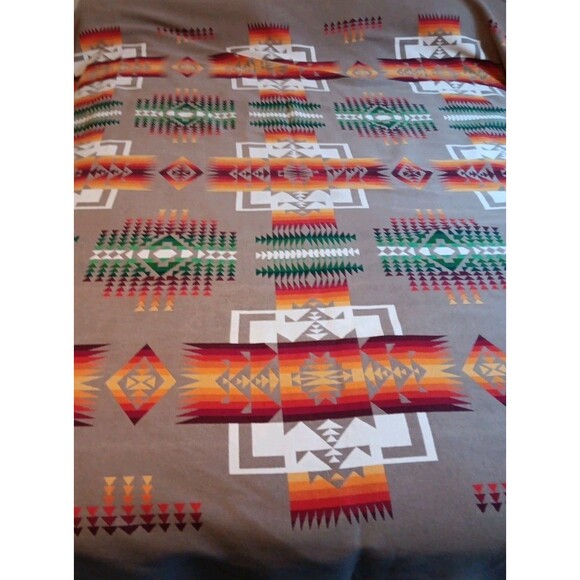 Vtg Wool Pendleton Beaver State Blanket Southwest Aztec Indian Theme 84 x 85 - Picture 1 of 11